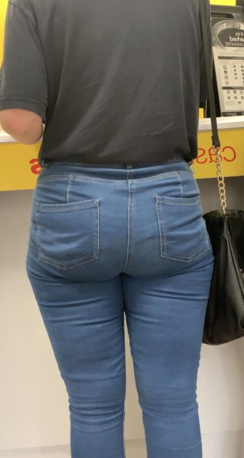 UK milf clenching her ass in jeans  12 of 16 pics