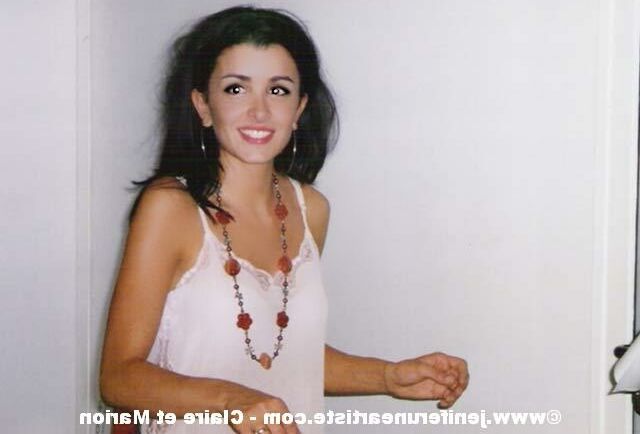 Jenifer la truie en publique 9 of 13 pics