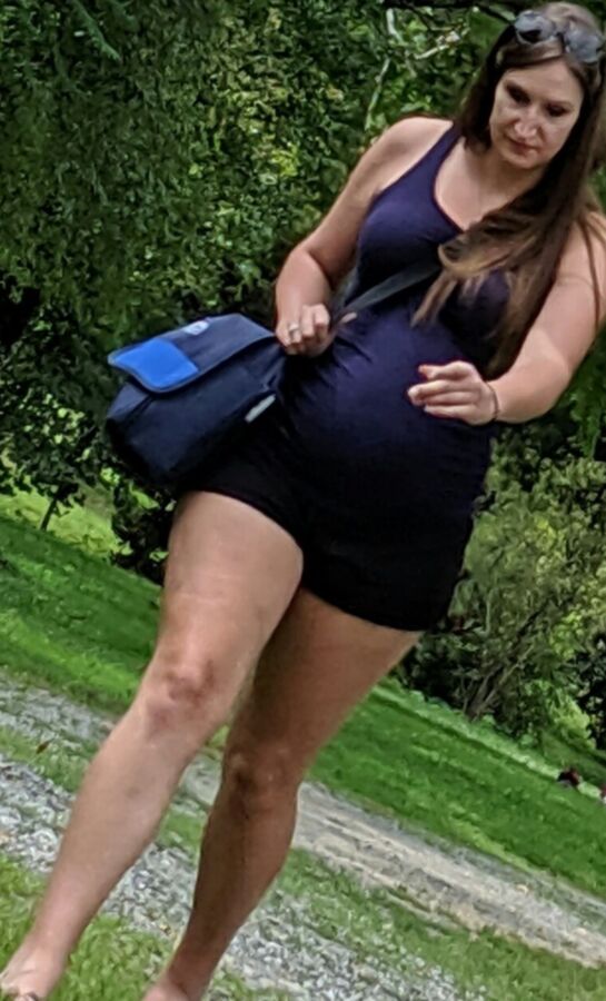 Hot preggo great legs and ass 15 of 26 pics