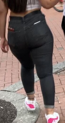 UK phat ass teen in jeans  7 of 40 pics
