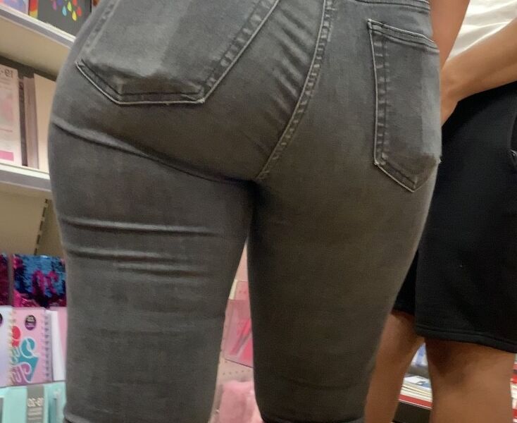 UK phat ass teen in jeans  11 of 40 pics