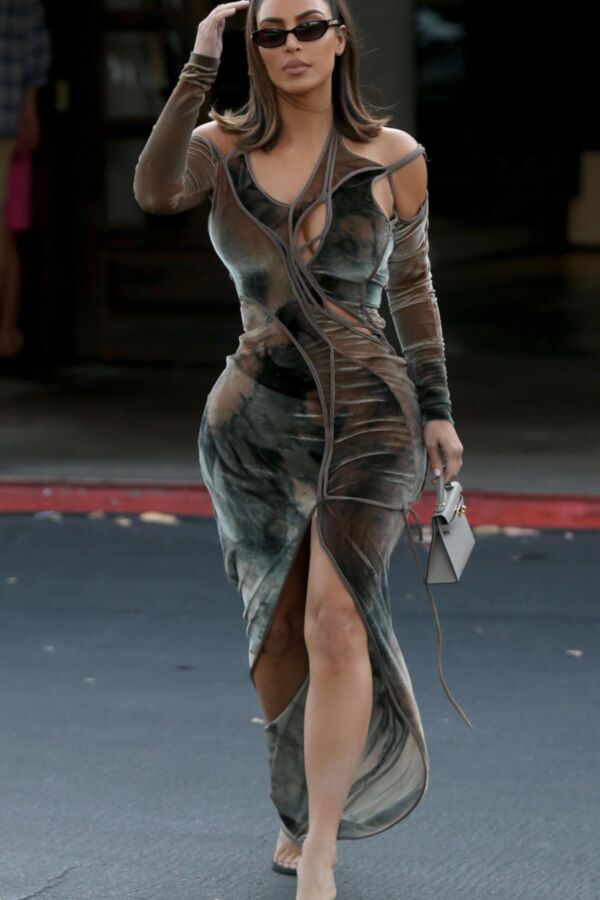 Kim Kardashian - High Heel Thongs 7 of 16 pics