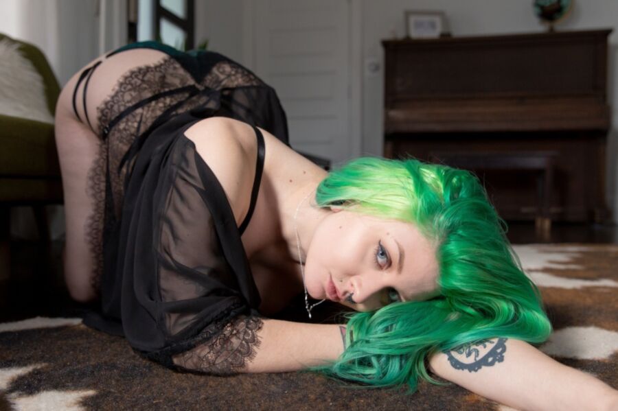 Suicide Girls - Chalk - Daylily 7 of 59 pics