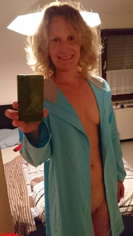 german milf slut KATJA 20 of 46 pics