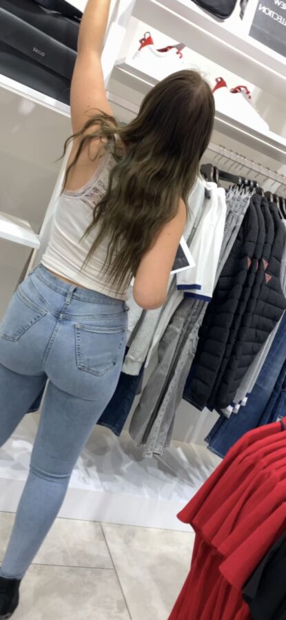 Hot pawg worker in grey jeans  11 of 43 pics
