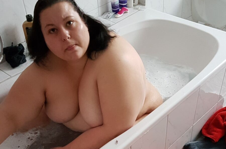 Fat Slut Wife Taking A Bath Exposed 7 of 12 pics