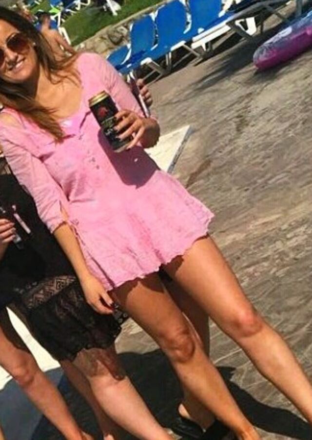 Siobhan is a classless trashy slag but I love her legs & feet 2 of 24 pics