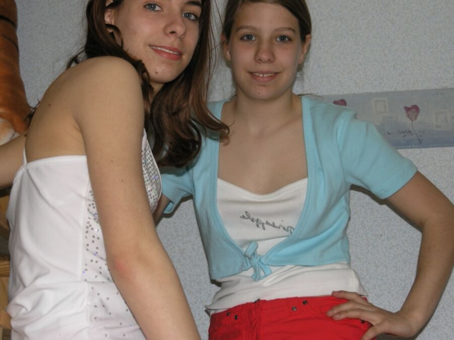 Jenny and Cindy - Slutty Sisters 15 of 140 pics
