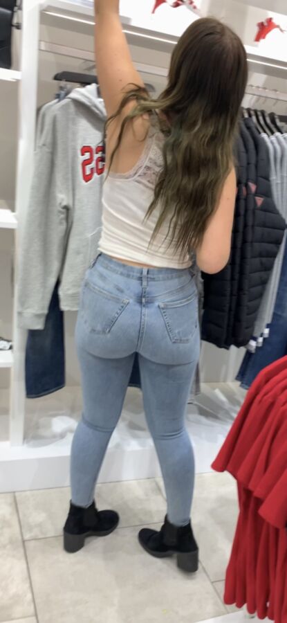 Hot pawg worker in grey jeans  17 of 43 pics