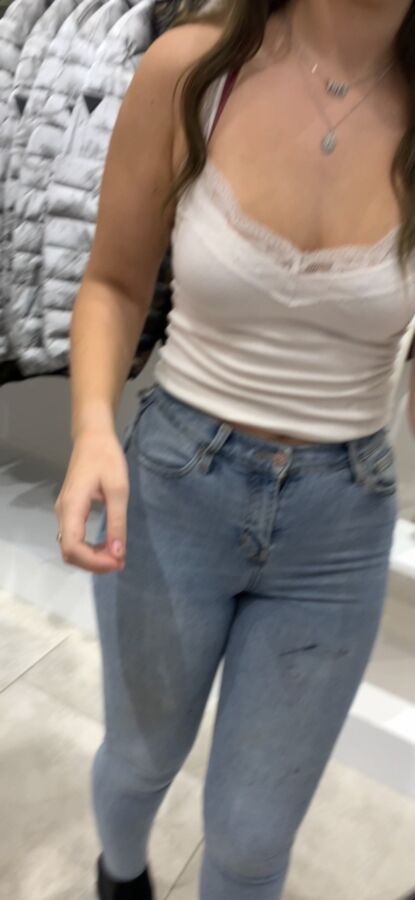 Hot pawg worker in grey jeans  20 of 43 pics