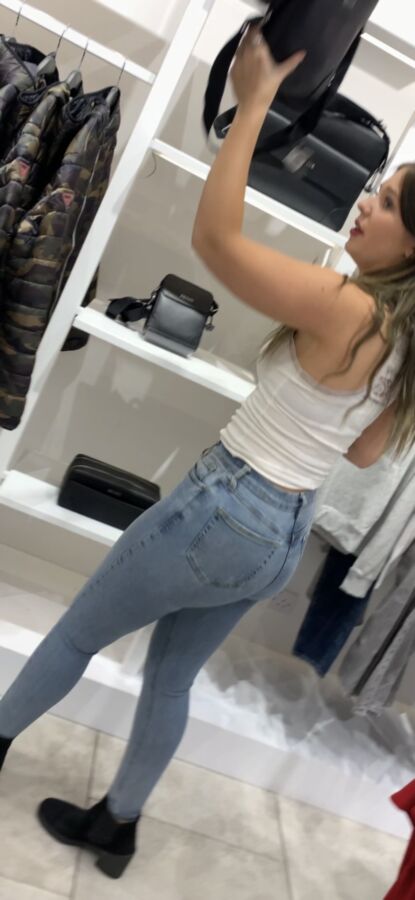 Hot pawg worker in grey jeans  1 of 43 pics