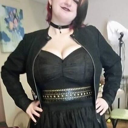 Young College Student BBW Goth WIth An AMAZING Body! 20 of 32 pics
