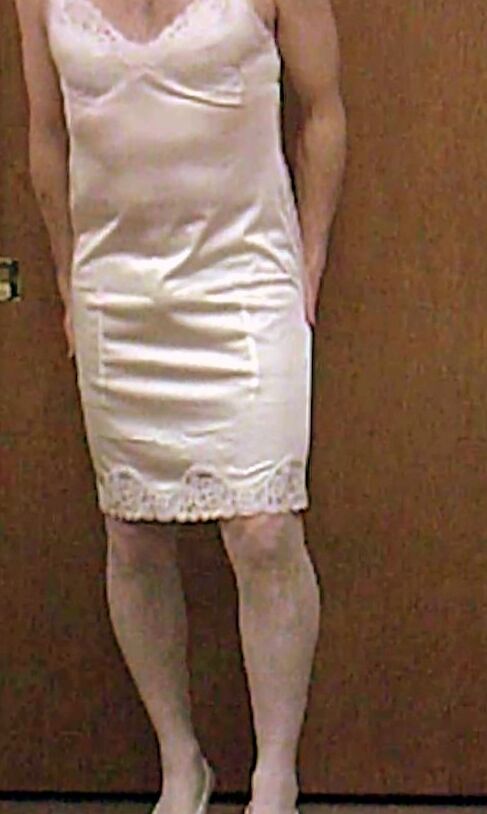 Noosed in a White Dress 18 of 60 pics