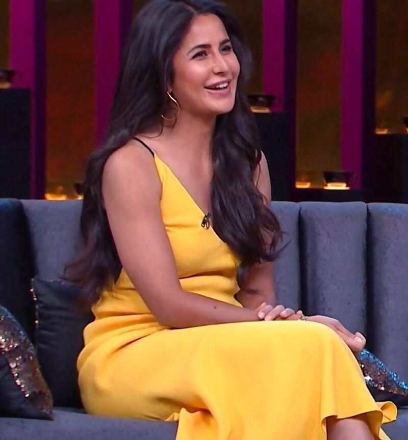 Katrina Kaif- Busty Sexy Indian Celeb Fun Chat with Varun Dhawan 7 of 30 pics