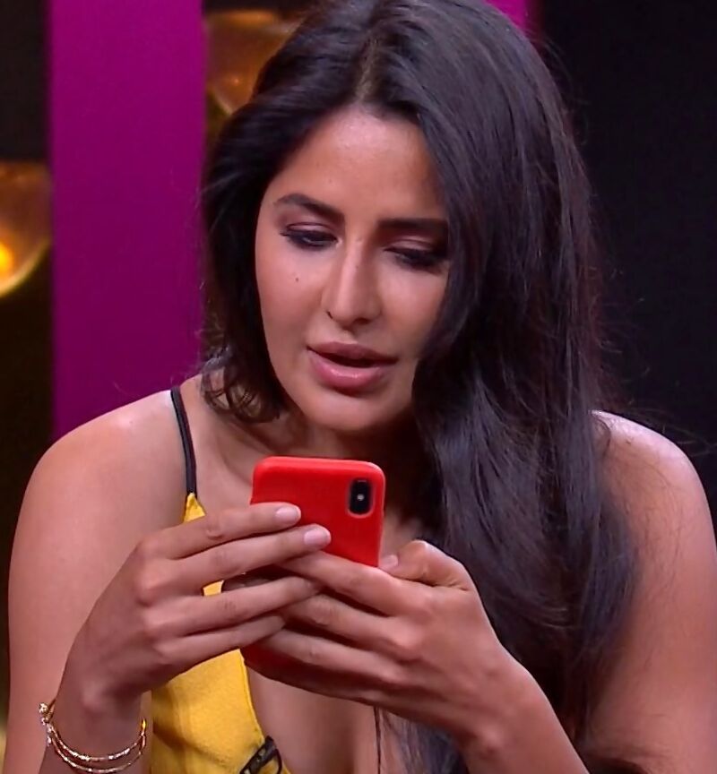 Katrina Kaif- Busty Sexy Indian Celeb Fun Chat with Varun Dhawan 12 of 30 pics