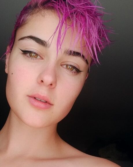 Short hair Stefania Ferrario 19 of 39 pics