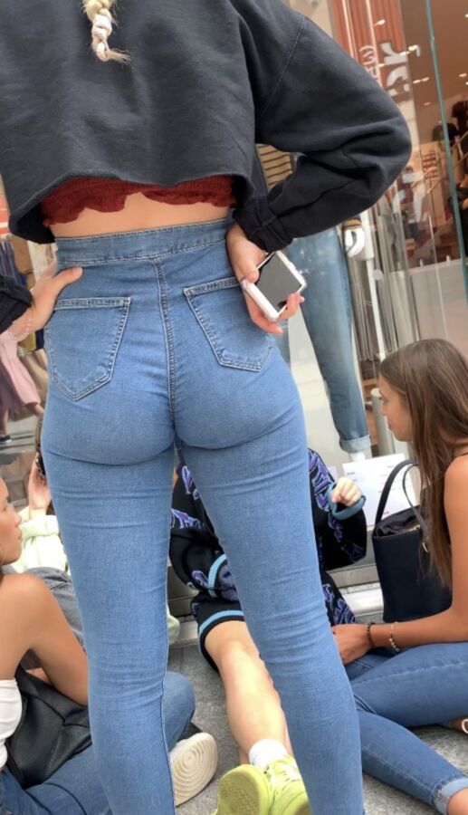OMG!!! HORNY BRITISH TEEN ARSE IN JEANS!!! FAP FAP FAP 12 of 64 pics