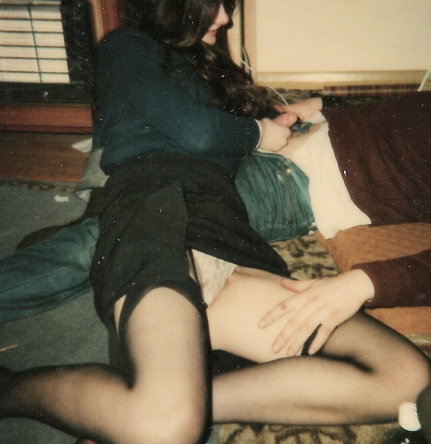Retro Gold - Amateur - Teen Ex wife Polaroids 15 of 39 pics