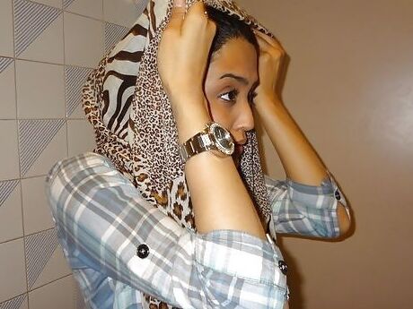 Hijabi Uni Student 4 of 21 pics