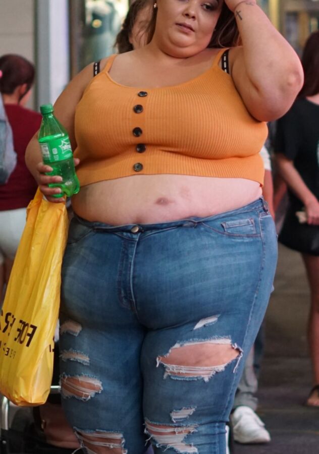 candid ssbbw 1 of 5 pics