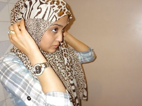 Hijabi Uni Student 20 of 21 pics