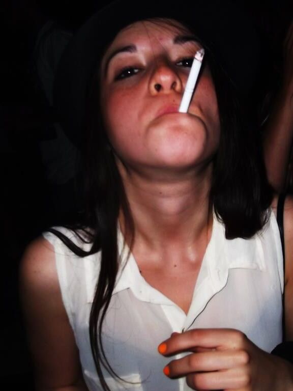 Argentinian Smoker: Dolores Villal�n Claros 1 of 13 pics