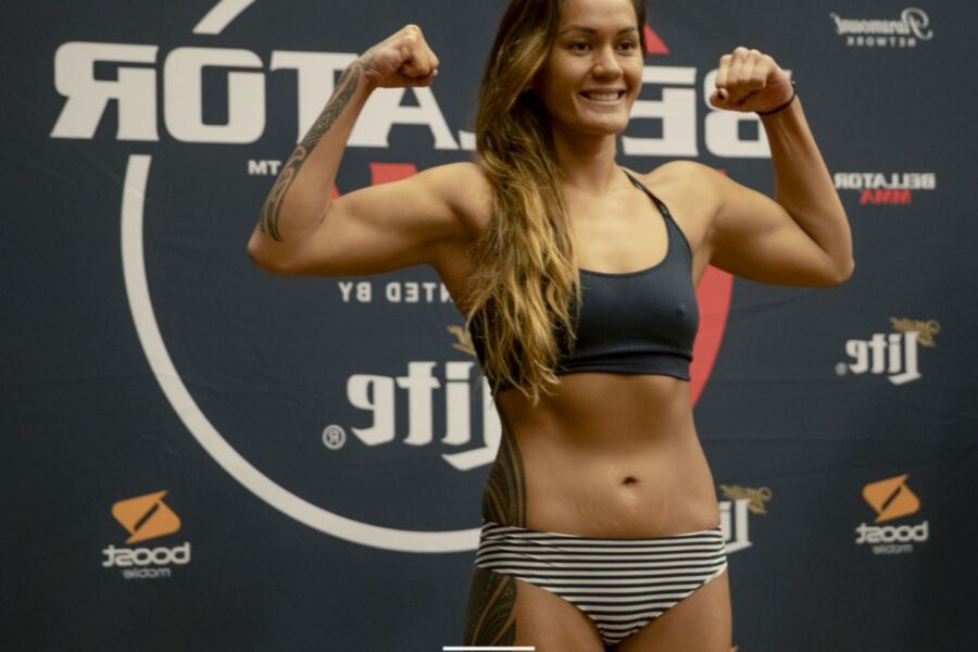 BELLATOR MMA flyweight champion ILIMA-LEI MACFARLANE 2 of 26 pics