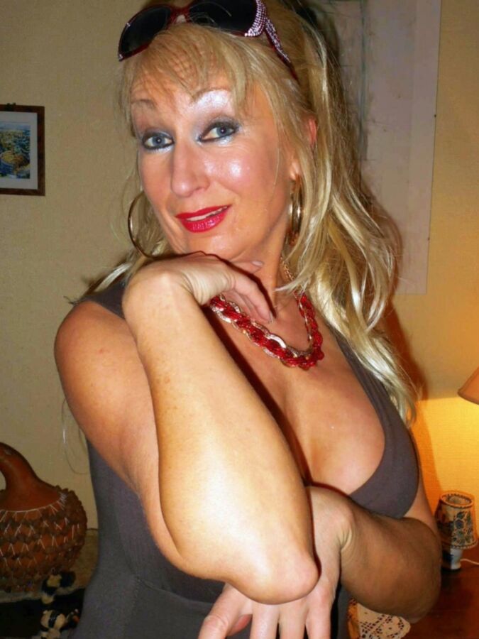 Perfect french mature blond 16 of 32 pics