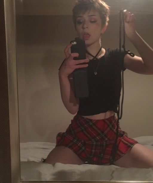 unknown Glasgow thot 1 of 3 pics