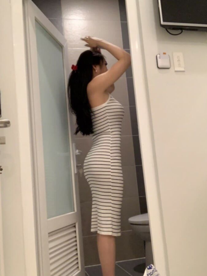 Vietnamese sexy hoe 1 of 16 pics