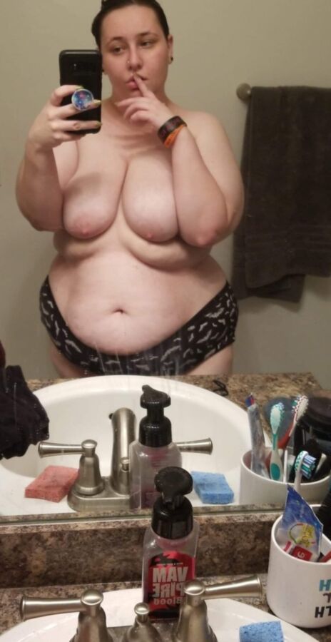 Sexy Chubby Slut Jade 24 of 42 pics