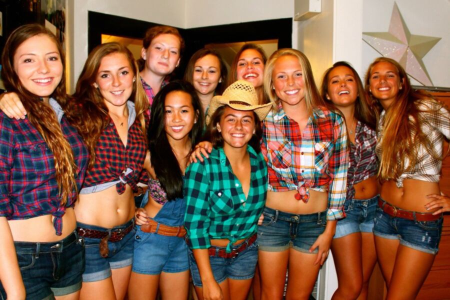 Tight Little College Teen Holly and Her Friends (no limits) 23 of 43 pics