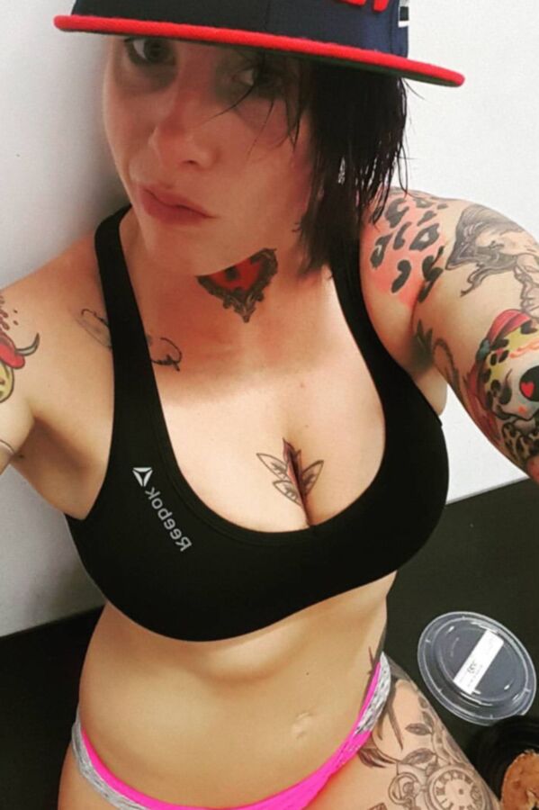 BELLATOR MMA / BKFC flyweight "Rowdy" BEC RAWLINGS 14 of 50 pics