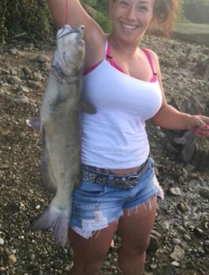 Tinder Girls That Made Me HARD 3 of 53 pics