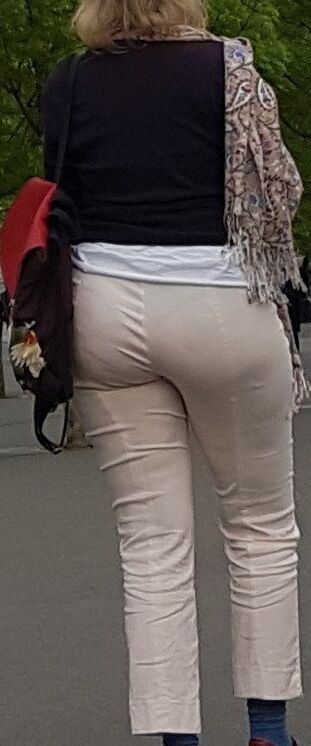 Lovely Granny See Trough Thong (candid) 19 of 37 pics
