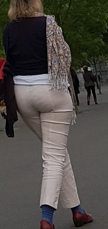 Lovely Granny See Trough Thong (candid) 20 of 37 pics