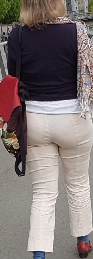 Lovely Granny See Trough Thong (candid) 18 of 37 pics