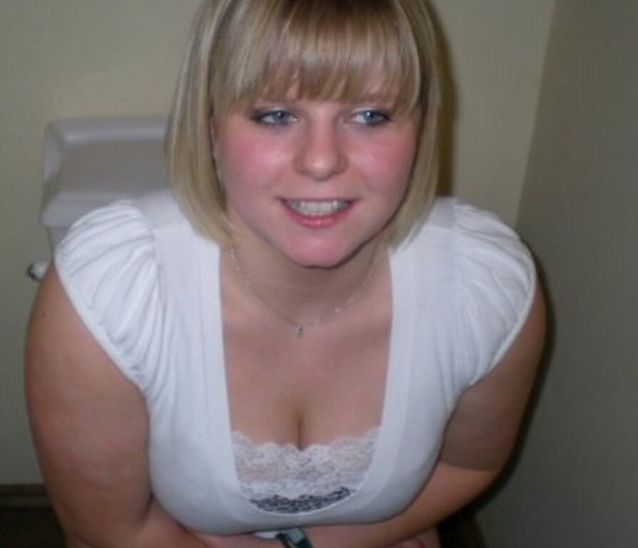 British chav sluts caught on the toilet 10 of 16 pics