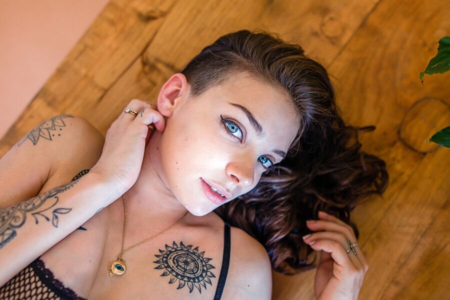 Suicide Girls - Pialora - Yellow Room 10 of 40 pics