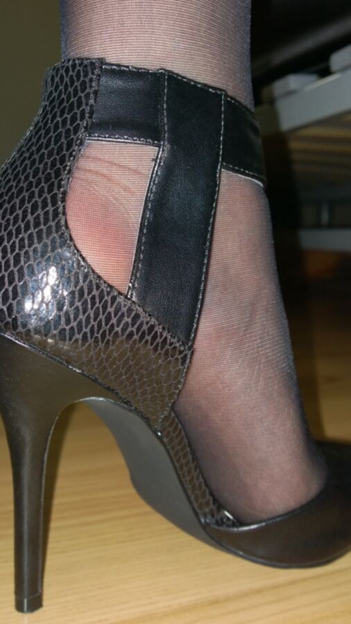 High heels pantyhose shoes 1 of 9 pics