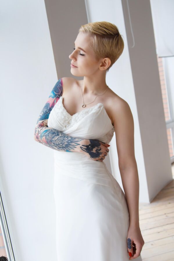 Suicide Girls - Eeviebrown - Delicate Flower 3 of 42 pics