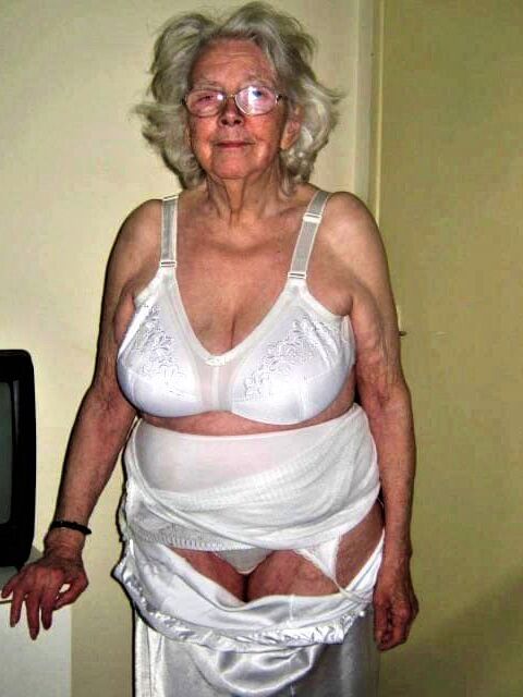 Grannies, Matures, BBW in undies 15 of 78 pics