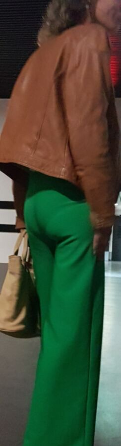 Fatima B. English teacher - green pants VPL (candid) 10 of 12 pics