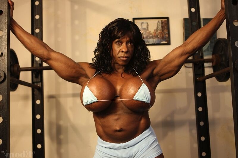 Ebony Female Bodybuilders - Yvette Bova - Big in the Gym 4 of 114 pics