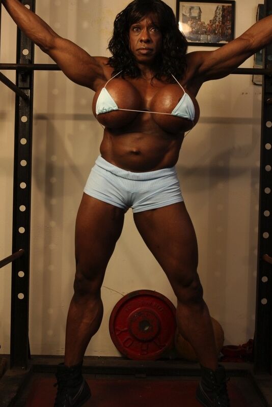 Ebony Female Bodybuilders - Yvette Bova - Big in the Gym 2 of 114 pics