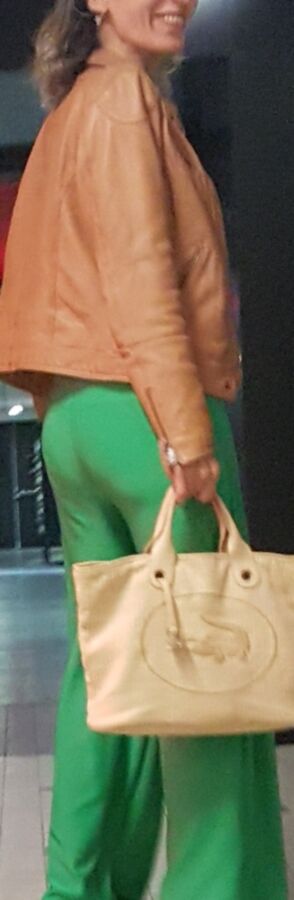 Fatima B. English teacher - green pants VPL (candid) 1 of 12 pics