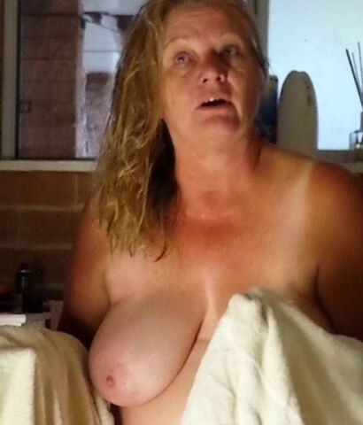 Lush Mature 10 of 10 pics