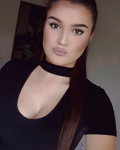 Sexy bosnian teen Ajla 6 of 13 pics