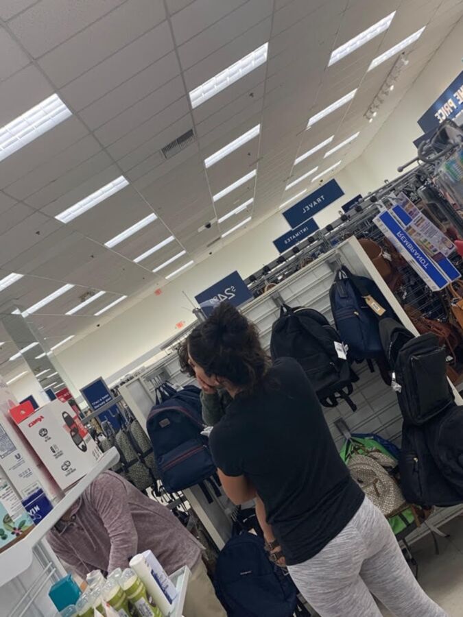 Latina Milf Shopping in Leggings Tight Ass (Candid) 5 of 12 pics