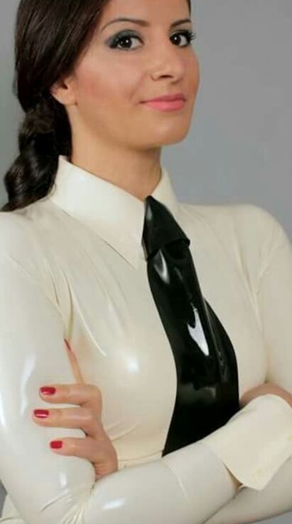 Viktoria Leighton - Everyday Latex Fashions 2 of 26 pics